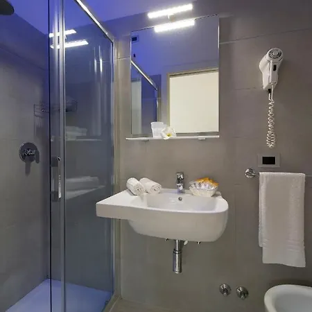 Pillon 3* ביביונה