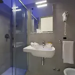 Pillon 3* ביביונה